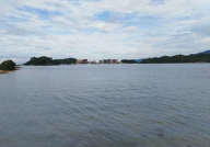 带小姐姐体验赶海游泳,与小姐姐共赴碧海蓝天畅游